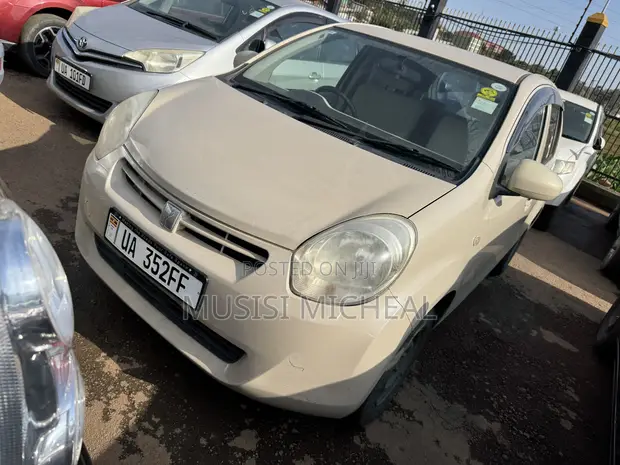 Toyota Passo 1.0 FWD 2012 Silver - 1