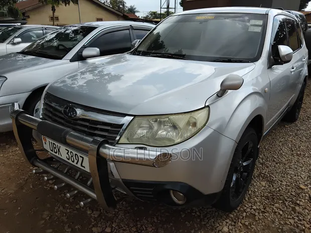 Subaru Forester 2009 Silver - 1