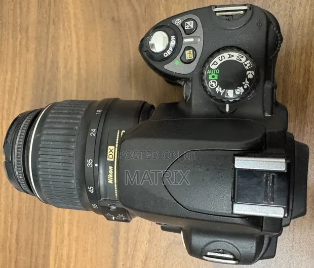 Nikon D40x 10.2MP DSLR Camera with 18-55mm Lens - 1