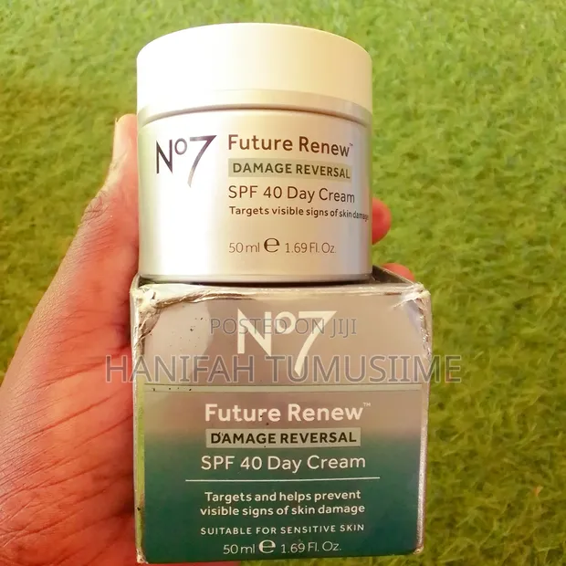 N07 Future Renewal Damage Reversal SPF 40 Day Cream - 1