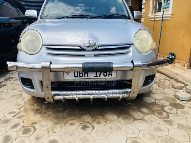 Toyota Sienta 2008 - 1