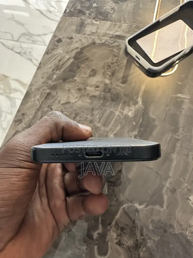 Apple iPhone 16 128GB Black - 1