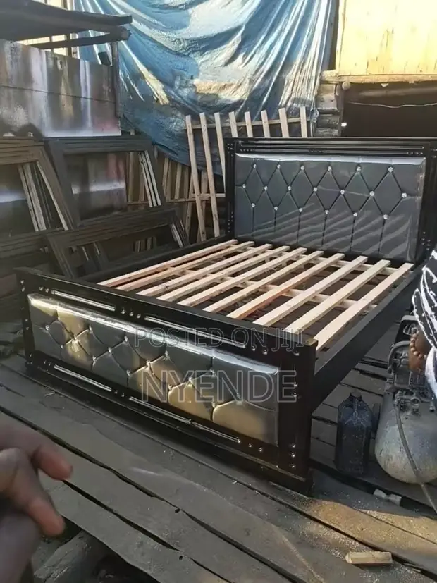 Lil Boston Bed Frame 4x6 - 1