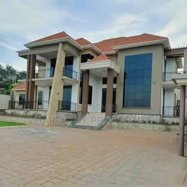 6-Bedroom Mansion for Rent in Buziga - 1