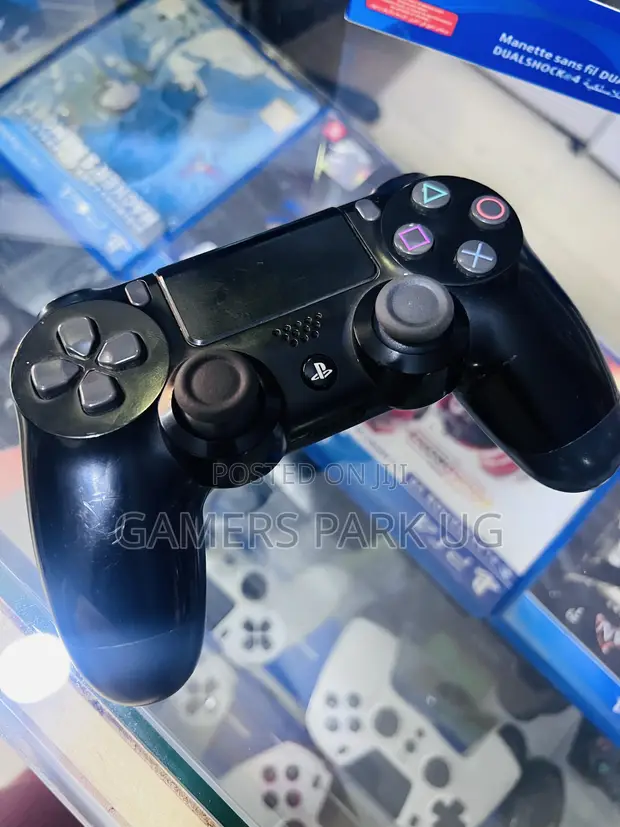 PlayStation 4 Original UK Controller - 1
