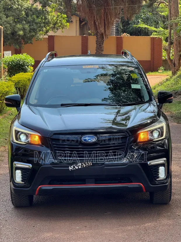 Subaru Forester 2018 Black - 1