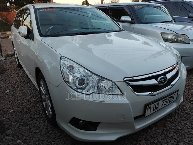 Subaru Legacy 2015 White - 1