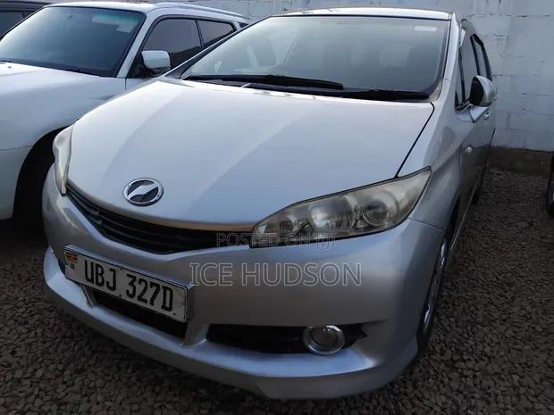Toyota Wish 2013 Silver - 1