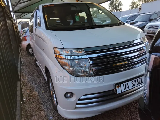 Nissan Elgrand 2018 White - 1
