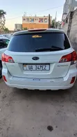 Subaru Outback 2011 White - 2