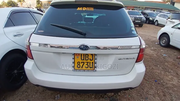 Subaru Outback 2008 White - 1