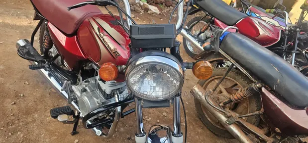 Bajaj Boxer 2017 Red - 1