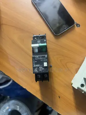 Zipper 16A DC Circuit Breaker (Brand New)