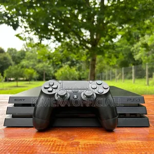 Jailbroken PS4 Pro Console - 4K, 30 Games & 2 Controllers