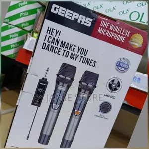 Geepas GMP15015 UHF Wireless Microphone System