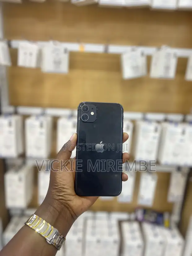 Apple iPhone 11 128GB Black - 1