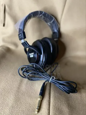 Scarlett Studio HP6-MKiii Headphones