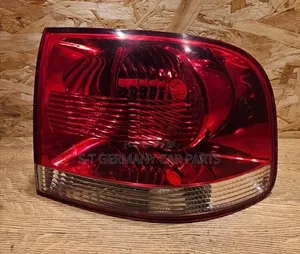 Volkswagen Touareg 2006 Tail Lights (Brand New)