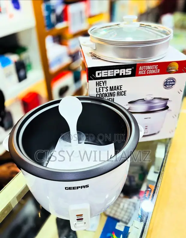 Geepas 2.8L Automatic Rice Cooker with Steamer - 1