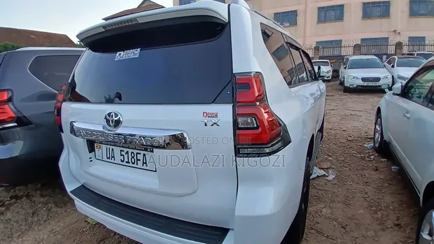 Toyota Land Cruiser Prado 2019 White - 1