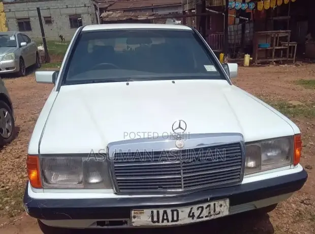 Mercedes-Benz 190E 1986 White - 1