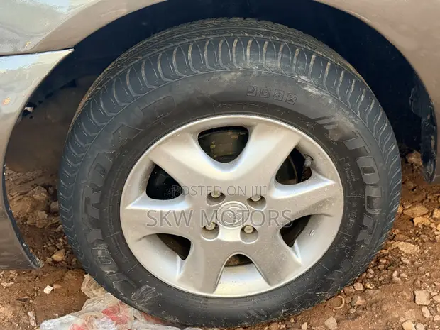 Toyota Corolla Altis 2005 Gray - 1