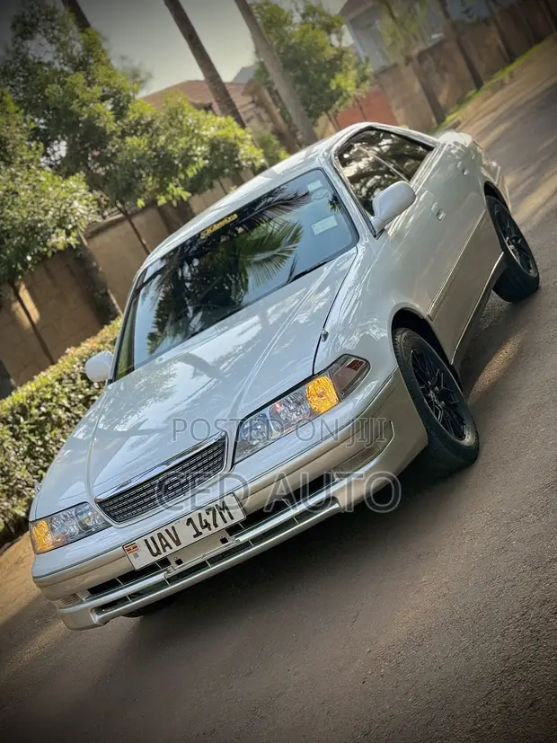 Toyota Mark II 1999 White - 1