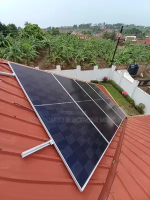 2.5kWh Solar System: 2kVA Hybrid Inverter + 620W Panel + Installation