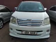 Toyota Noah 2004 White - 1