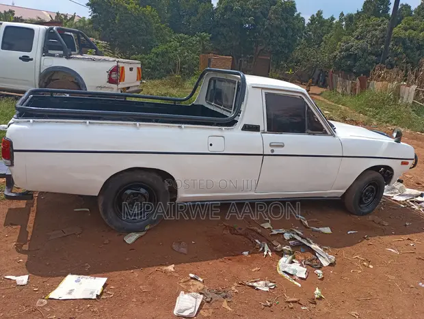 Datsun 1200 1973 White - 1