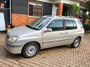 Toyota Raum 1999 Silver