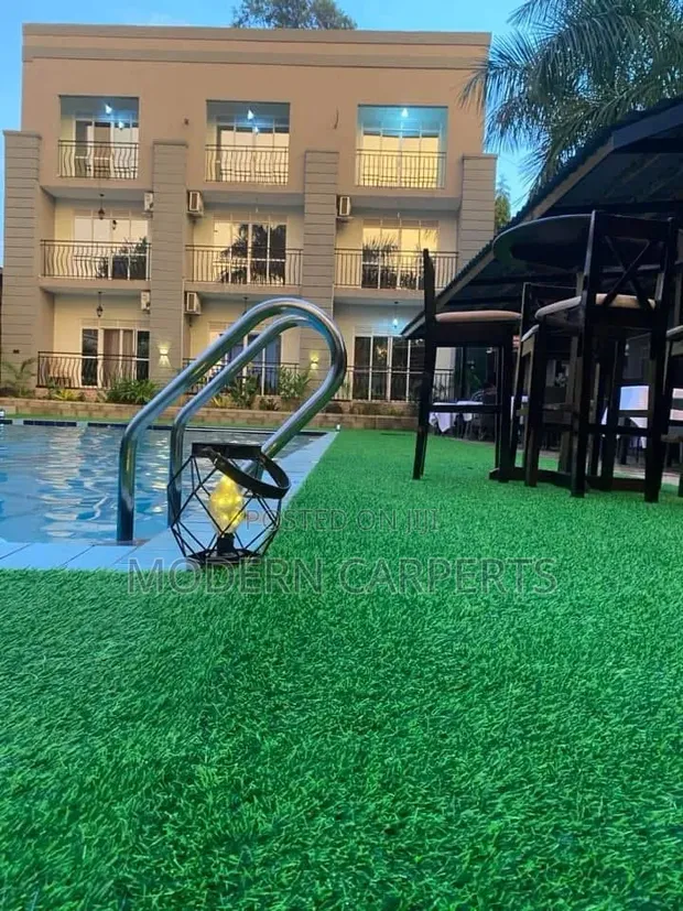 Artificial Turf for Swimming Pools - 1
