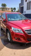 Volkswagen Tiguan 2010 Red - 2