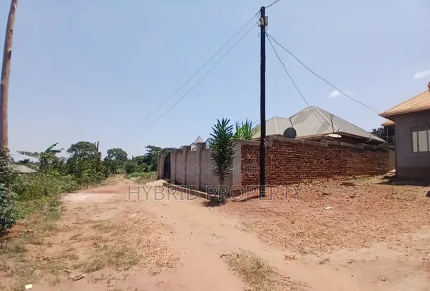 Prime Plot for Sale in Wakiso - Buyera Town, Hoima Road - 1