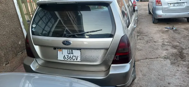 Subaru Forester 2006 Gold - 1