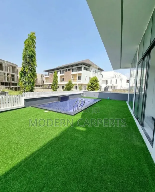 Classic Artificial Turf - 1