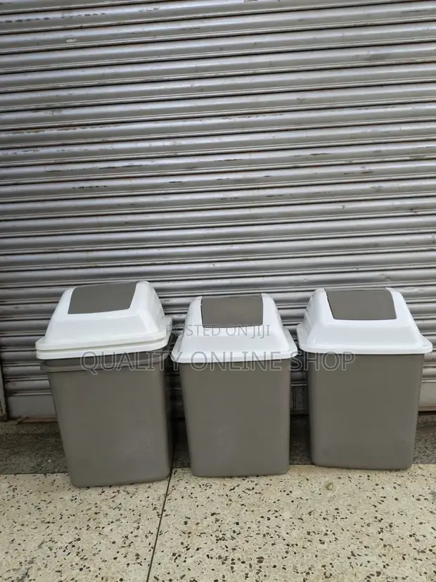 40 Litre Plastic Dust Bin - 1