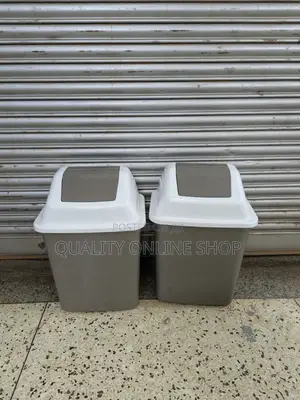 Plastic Dust Bin