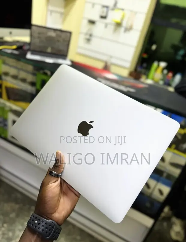 Apple MacBook Pro 2017 13.3" 8GB RAM 512GB SSD - 1