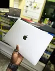 Apple MacBook Pro 2017 13.3" 8GB RAM 512GB SSD - 1