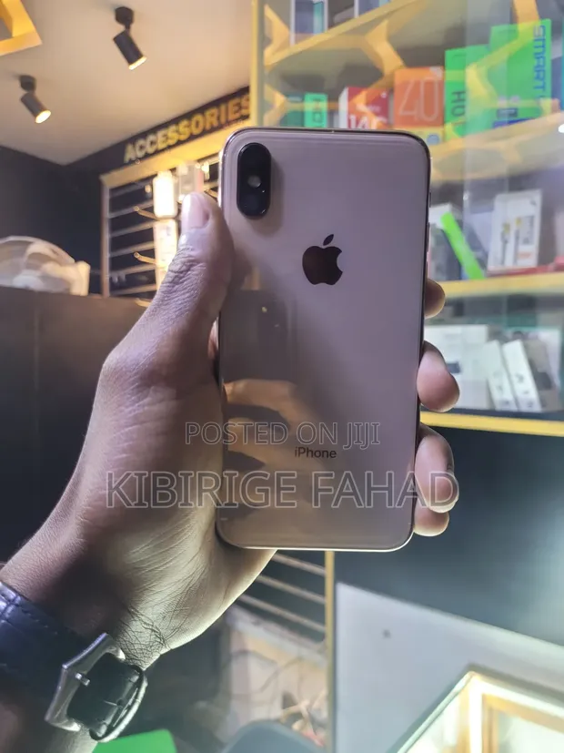 Apple iPhone XS 64GB Gold - 1