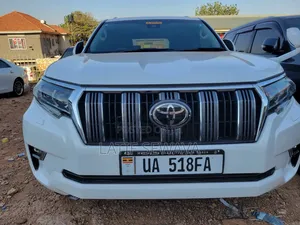 2016 Toyota Land Cruiser Prado 2.8 D-4D White