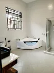 5-Bedroom Villa for Sale in Ssabagabo-Makindye - 1