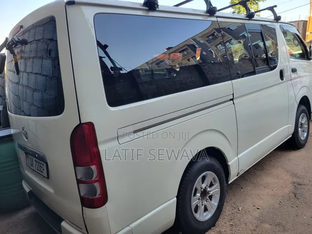 2010 Toyota HiAce Cargo Automatic - 1