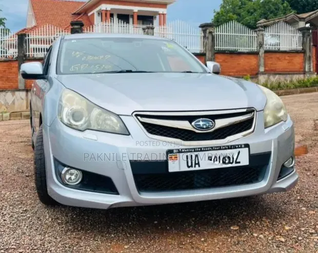 Subaru Legacy 2.0D Sedan 2012 Silver - 1