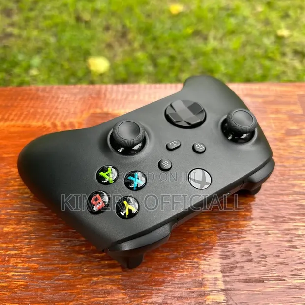Microsoft Xbox Series X/S Original Wireless Controllers - 1