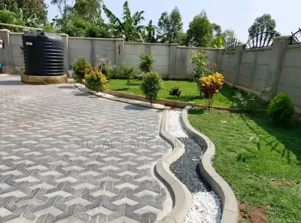 Expert Compound Designers & Gardening Specialists - 1