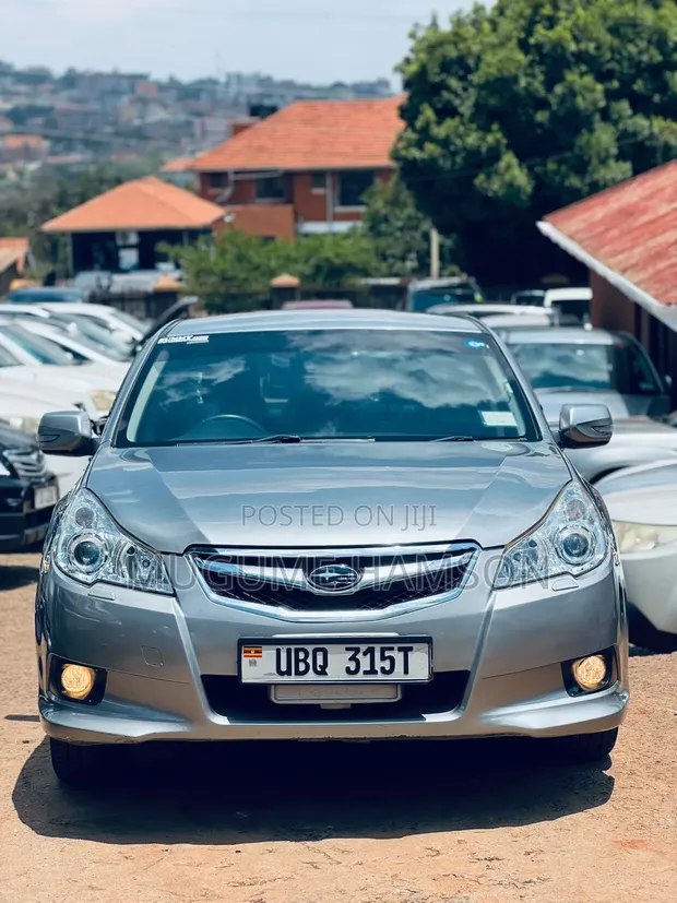 Subaru Legacy 2011 Silver - 1
