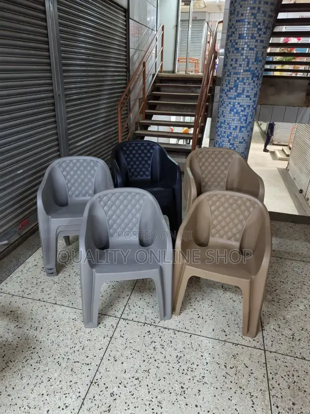 Mid Sofa Plastic Chairs - 1