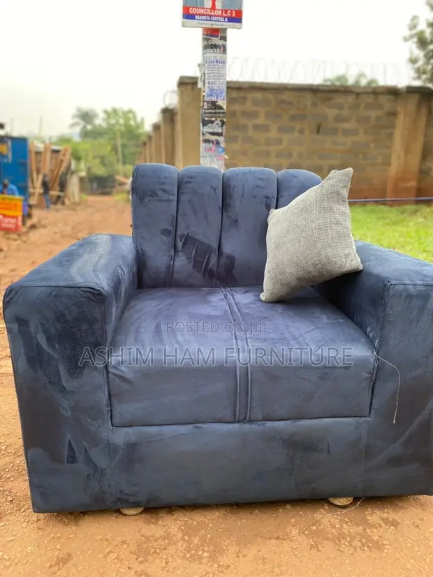 Kyi Single Sofa - 1